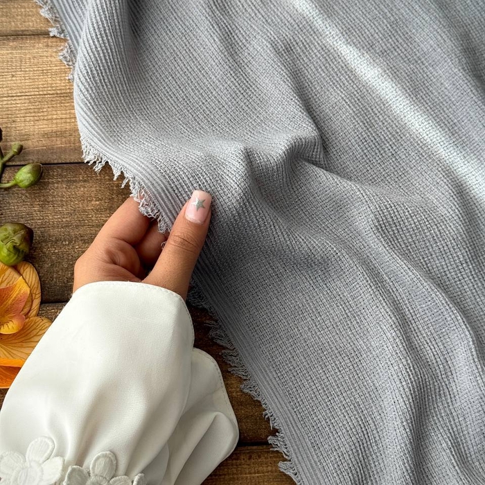 شال پاییزی دور ریش